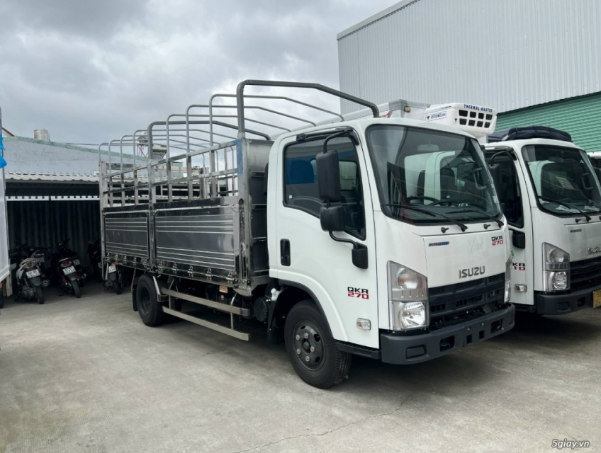 XE QKR THÙNG MUI BẠT 4M3. NHẬN XE CHỈ VỚI 120TR