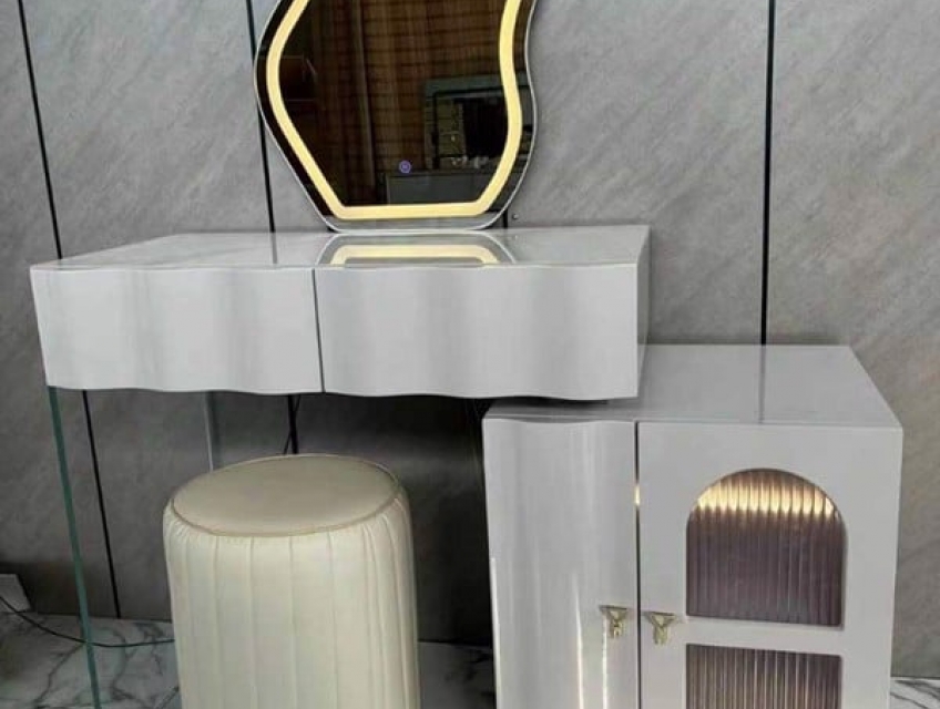 Bàn trang điểm TIDO-BP49 giá tốt, hàng chất lượng chính hãng