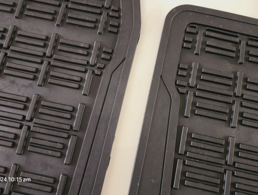 Cần bán thảm lót sàn zin theo xe Kia Carens