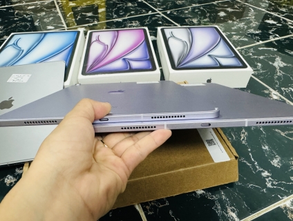 IPad Air 5(2022) 13inch 5GB wifi- lướt body sạc ít bảo hành dài 2025