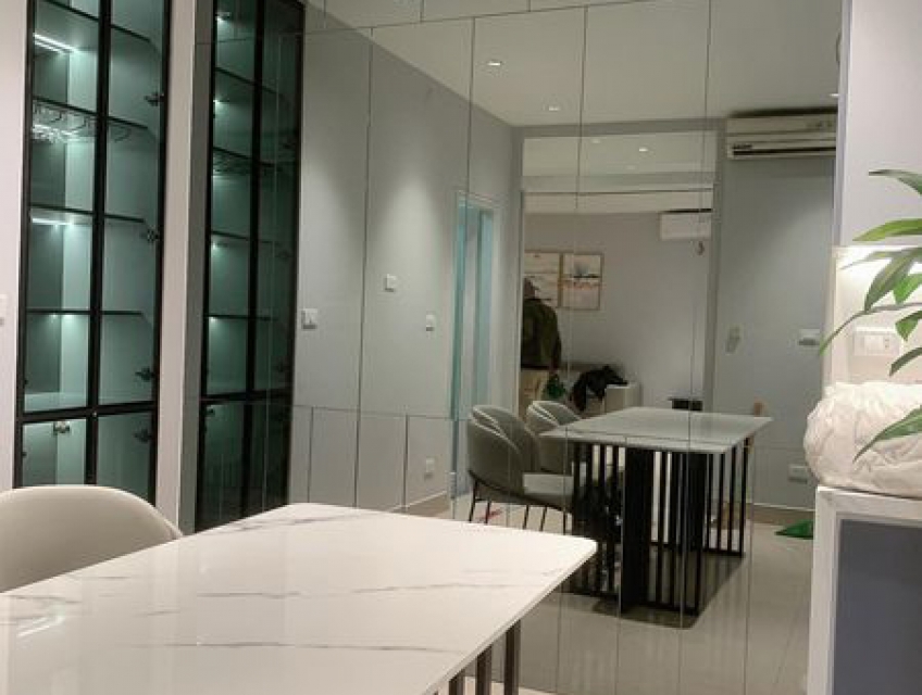 Tìm hiểu về các nghệ sĩ thiết kế gương ốp trang trí nghệ thuật.