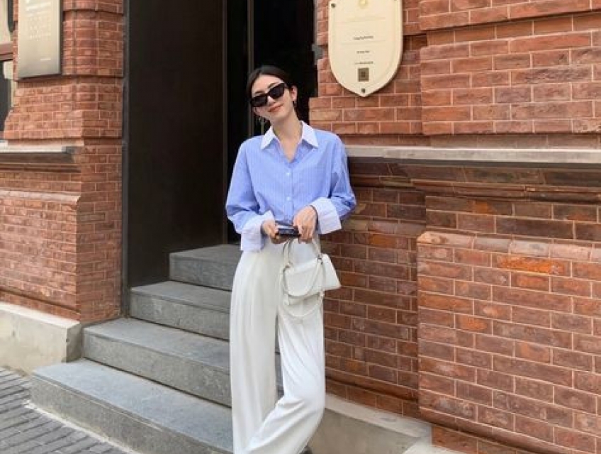 Set áo sơ mi kẻ xanh mix quần suông trắng sang chảnh