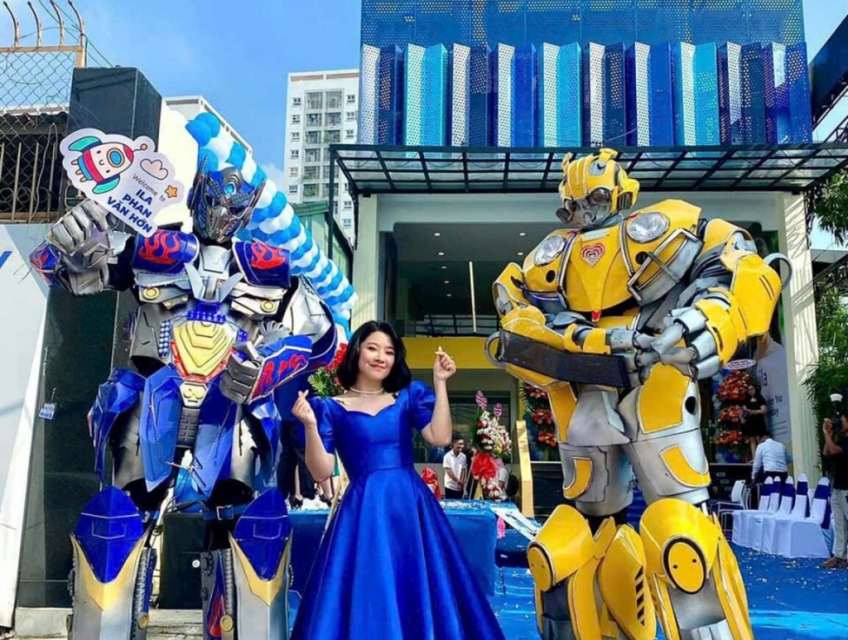 Cho thuê robot khỗng lồ biểu diễn sự kiện