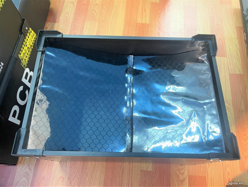 Thùng Nhựa Danpla ESD Phủ Lưới Mắt Cáo