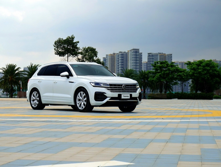 Volkswagen Touareg Luxury bản cao cấp Nhập Châu Âu ưu đãi và giao ngay