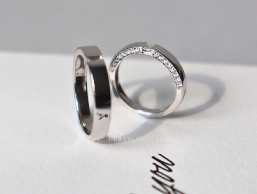 Cần Bán: Cặp nhẫn cưới vàng trắng 18K Moissanite TPHCM