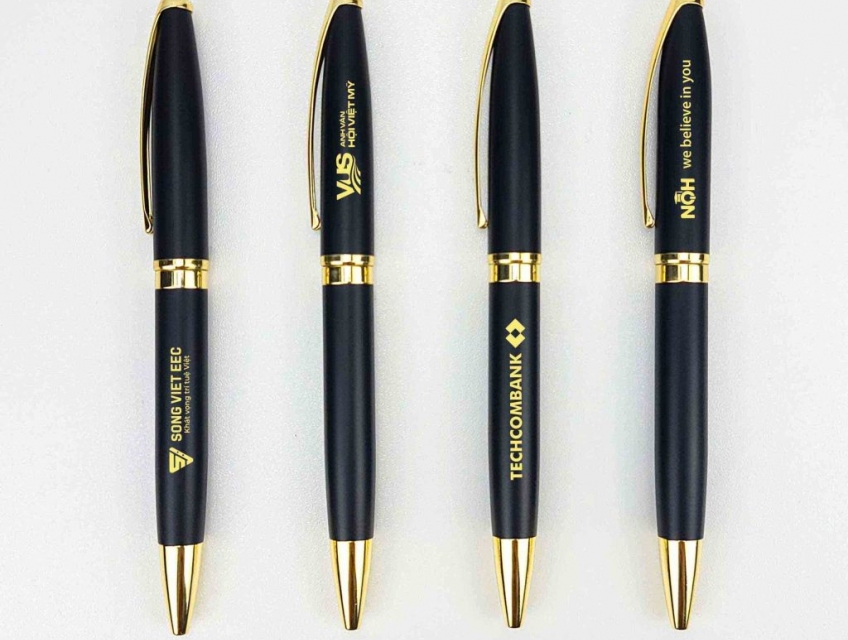 Bút Kim Loại Giá Rẻ – Giải Pháp Tiết Kiệm Nhưng Vẫn Sang Trọng?
