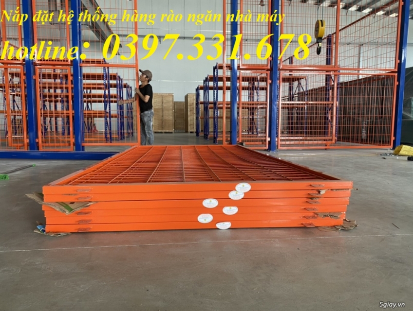 Hàng rào lưới thép làm vách ngăn kho; Vách ngăn nhà máy