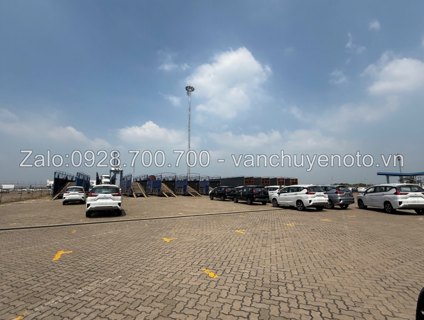 Báo giá vận chuyển xe ô tô từ Quảng Ngãi ra Hà Nội cập nhật năm 2025