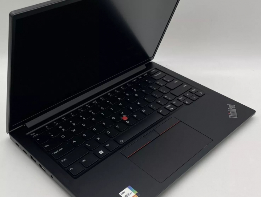 Lenovo Thinkpad E14 Gen 5 i5-1335U 16GB RAM 512GB  WIN 11 PRO LIKE NEW