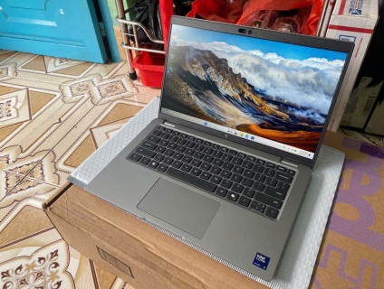 Dell Latitude 5450 Chip AI Ultra 5 125 Ram 16G SSD 256G 14inch FHD W11