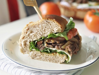 Ăn nhiều bánh mì kẹp thịt sẽ tăng nguy cơ ung thư