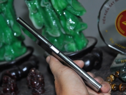 Sony XZ Premium Chrome 64gb,màn hình 4k fullbox bh 12.2018 like new