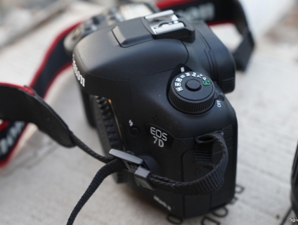 Canon 7D Mark II ít shoots, máy đẹp like new, PK zin
