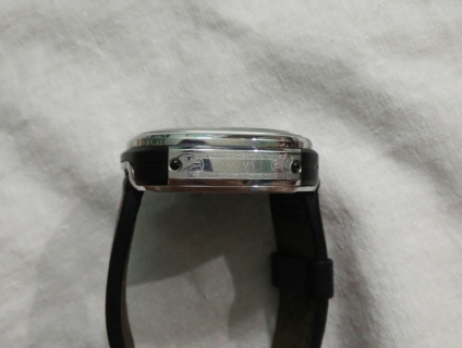 cần bán đồng hồ chính hãng : seven friday