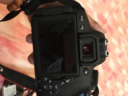 Bán Canon 700D body + len sigma 17-50