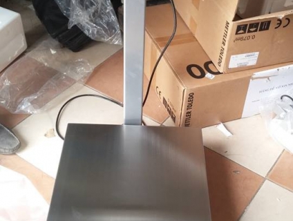 Cân bàn 150kg nhập khẩu nguyên bộ hãng Mettler Toledo Mỹ & Thụy Sỹ