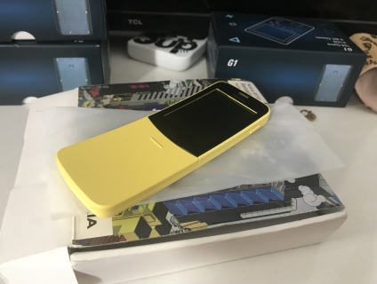 Nokia 8110 chuối màu vàng fullbox new thanh lý