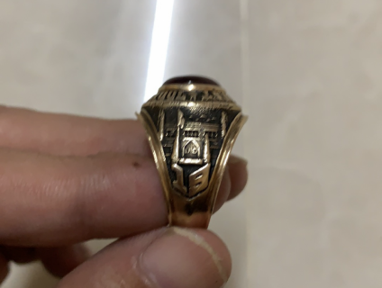 Bán nhẫn mỹ trường 1972, màu đỏ