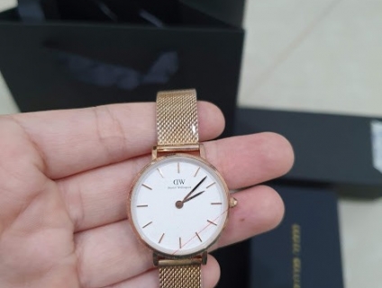 ĐỒNG HỒ DANIEL WELLINGTON CHÍNH HÃNG XÁCH TAY 100% END 23H00P 11/10/2019!