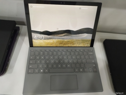 surface pro 4 i5-6300u-8g-ssd 256g new 99%, vỏ đẹp không xước