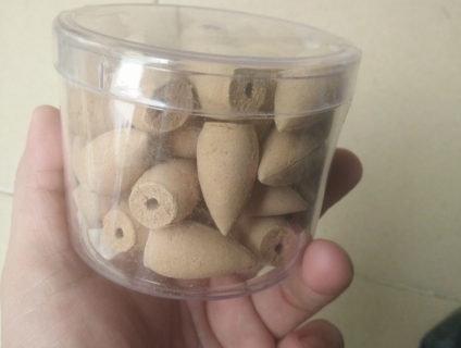 Trầm hương nụ hình búp có hộp đựng. Kt 23/10/2019 23h