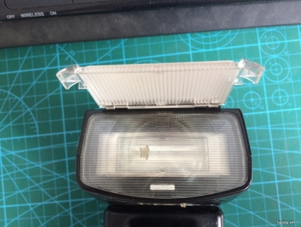 Cần bán đèn flash Nikon SB25