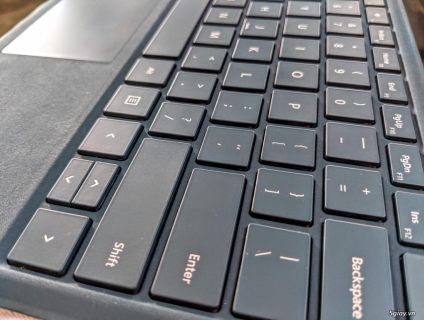 Surface pro 4 Core I5 6300U Ram 8Gb SSD 256Gb trọng lượng 1 kg đẹp