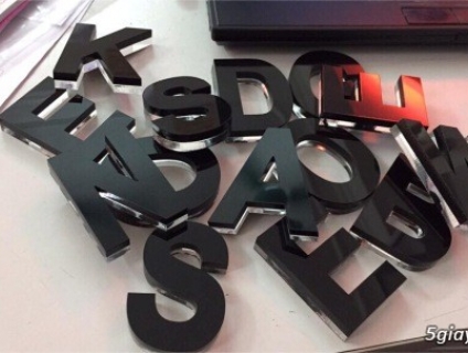 Cắt mica giá rẻ tp hcm