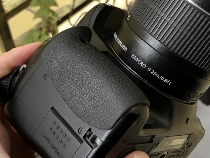 Canon 600D fullbox hàng LBM + len 18-55 + Fix 50mm