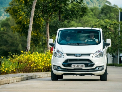 Gia Định Ford - Chuyên dòng xe Ford , báo giá tốt nhất cho mn.