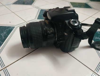 Cần ra đi 1 máy ảnh d90 + 2 lens + full phụ kiện giá rẻ bèo