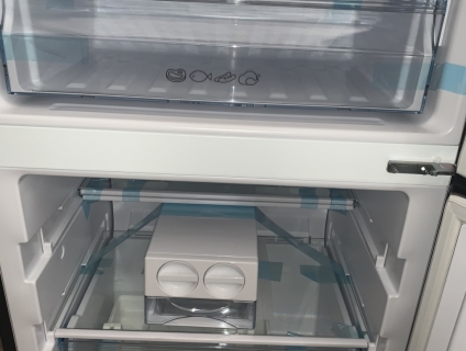 Tủ lạnh Panasonic Inverter 255 lít NR-BV280GKVN 9.400.000 đ