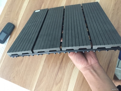 Tấm sàn nhựa giả gỗ lát ban công màu xám ghi 30x30cm