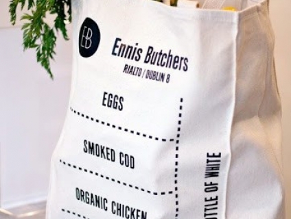 Mê mẫn với 4 mẫu túi vải bố đeo chéo nữ không thể bỏ qua