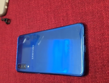 Xác samsung A7 2018 6/128g lên chỉ mờ màn hình