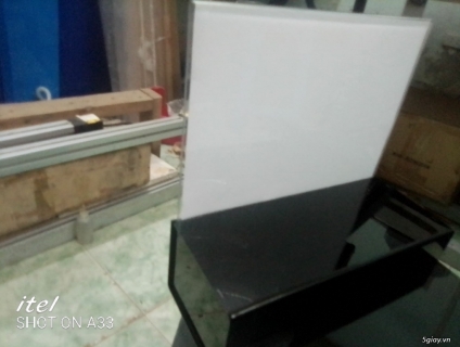 kệ trưng bày mĩ phẩm kẹp ảnh nền số lượng lớn tại Hà Nội