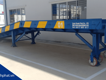 Cầu xe nâng container