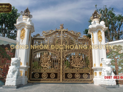 Cổng nhôm đúc Hoàng Nguyễn – Xu hướng mới của các biệt thự tại Hà Nội