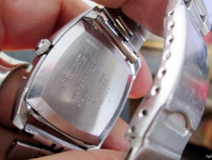 Bán đồng hồ seiko LM vuông chạy Ok