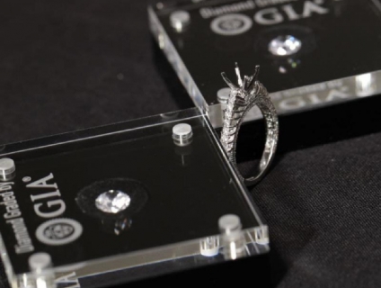 1 carat bao nhiêu tiền? Giá kim cương thiên nhiên và nhân tạo có khác