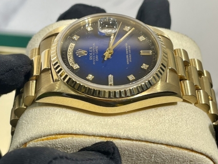 •RL 5 số vỏ vàng đúc 18k full gold 18k. Mặt số xanh mắt mèo  siêu víp