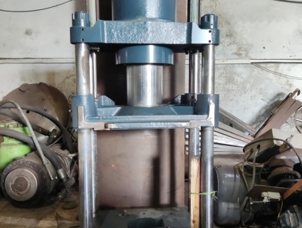 Máy ép thủy lực 80 tấn thanh lý