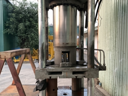 Thanh lý máy ép thủy lực 650 tấn