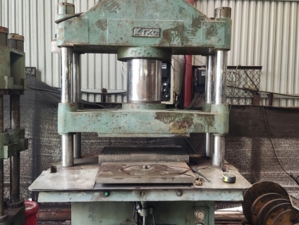 Xả kho máy ép 250 tấn