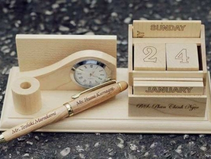 LỊCH GỖ - QUÀ TẶNG DOANH NGHIỆP CAO CẤP