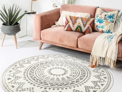 Thảm Trang Trí Với Họa Tiết Trống Đồng