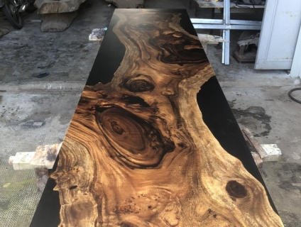 Bàn gỗ me tây Epoxy Resin