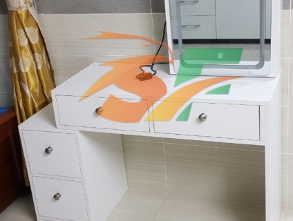 Bàn trang điểm gỗ công nghiệp chất lượng cao