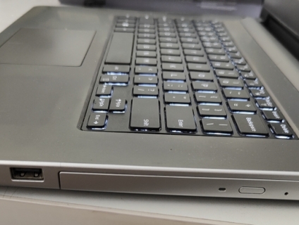 Còn vài laptop dell ins 5459